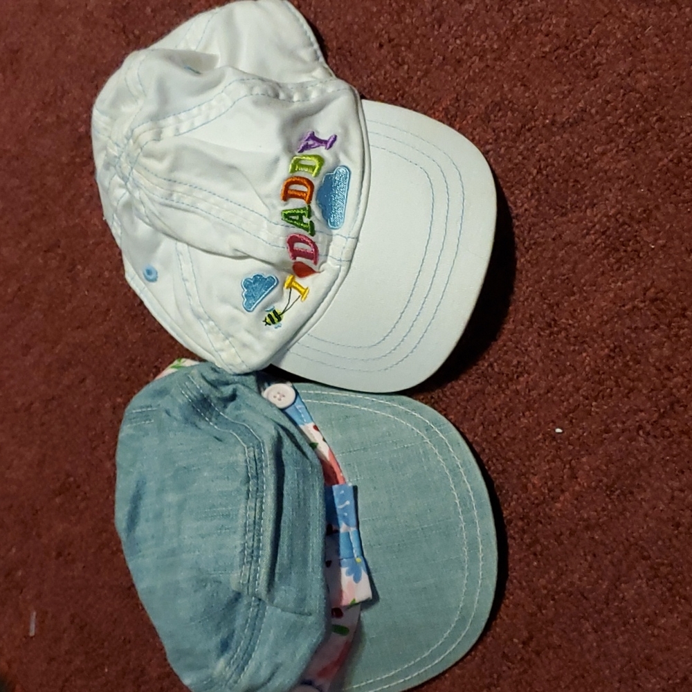 2 baseball caps